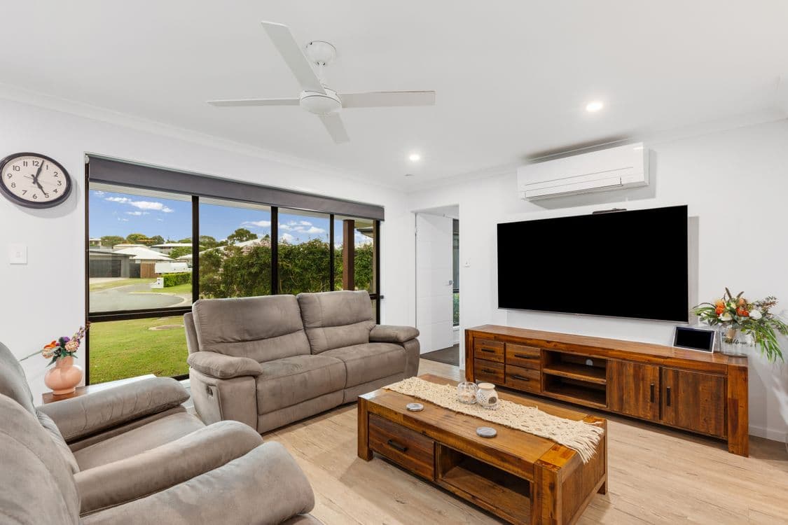 4 Hampton Court, SOUTHSIDE, QLD 4570, Southside - Thumbnail 8