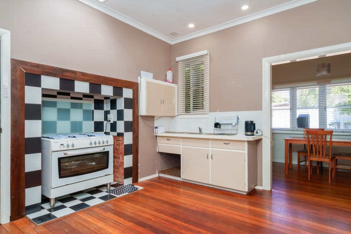 36 Rutherford Street, MANJIMUP, WA 6258, Manjimup - Thumbnail 2