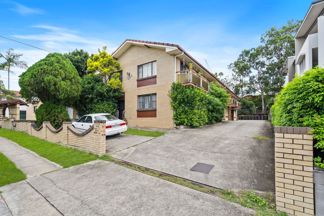 52 Hilltop Ave, CHERMSIDE, QLD 4032, Chermside - Thumbnail 2