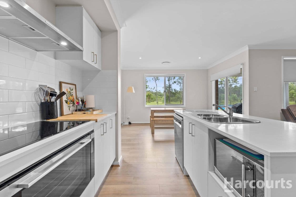 325 Pacific Haven Drive, PACIFIC HAVEN, QLD 4659, Pacific Haven - Thumbnail 4