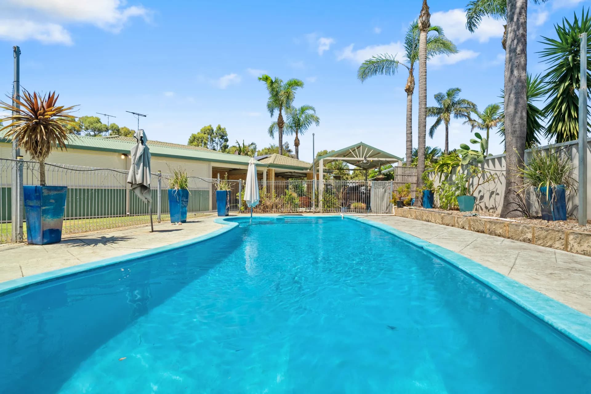 2 Moreton Court, Erskine - Image 1