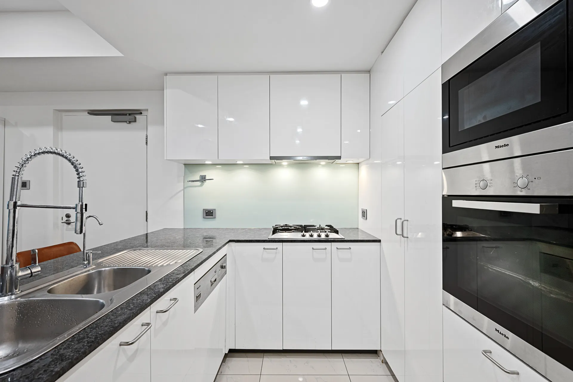 68/100 Terrace Road, East Perth., East Perth - Thumbnail 2