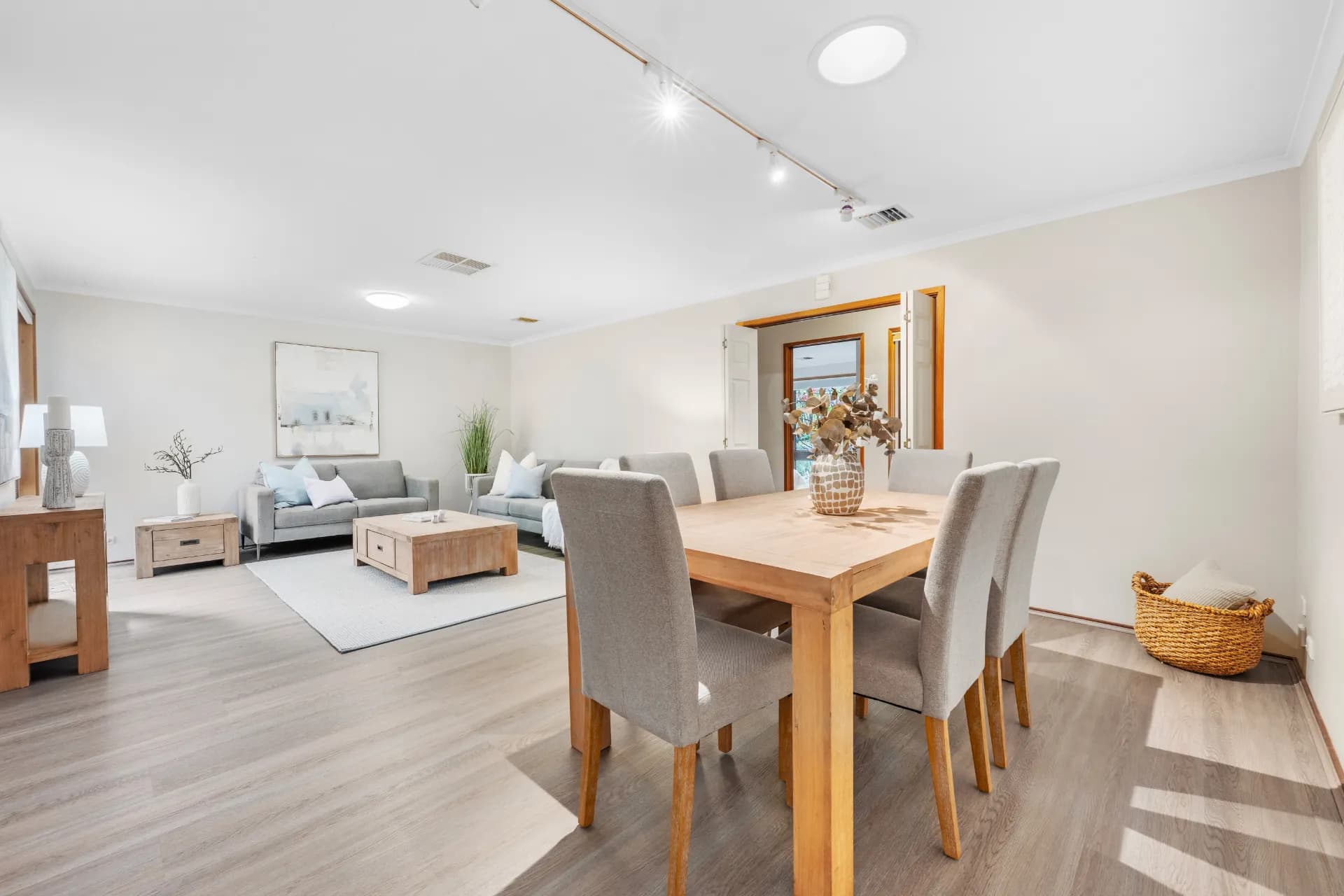 10 Anembo Street, Narrabundah - Thumbnail 5
