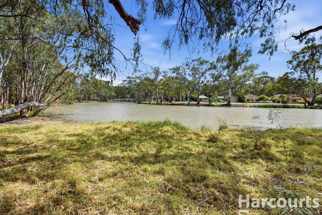 86 Craig Avenue, WARRACKNABEAL, VIC 3393, Warracknabeal - Thumbnail 2