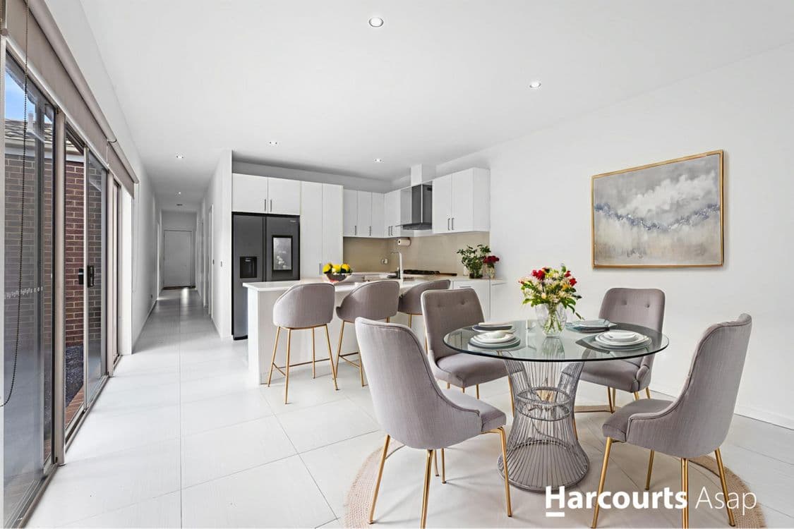 8 Coberley Way, Cranbourne North, VIC 3977, Cranbourne North - Thumbnail 2