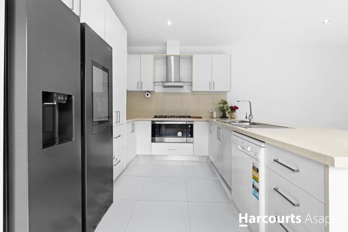 8 Coberley Way, Cranbourne North, VIC 3977, Cranbourne North - Thumbnail 3