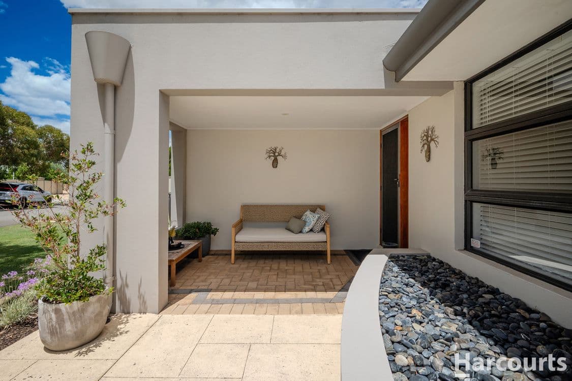 6 Shiralee Bend, CARRAMAR, WA 6031, Carramar - Thumbnail 3