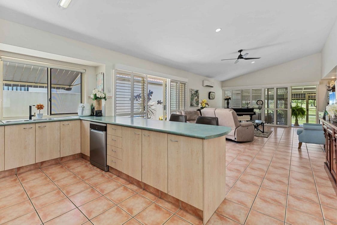 22 Wandilla Drive, Helensvale, QLD 4212, Helensvale - Thumbnail 7