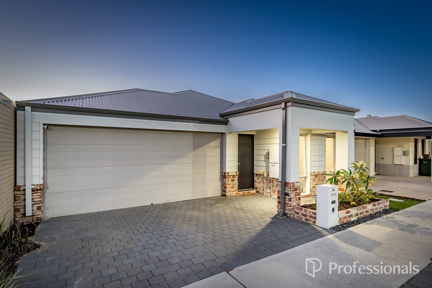 18 Gouldian Circuit, Alkimos WA 6038, Alkimos - Image 1