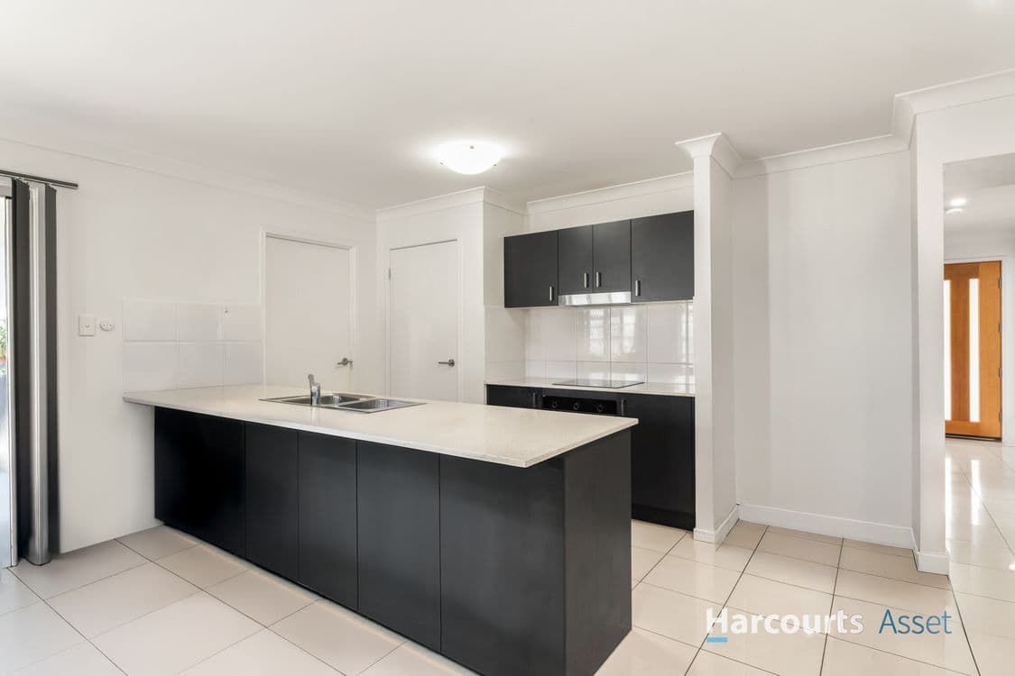 11 Birdwing Crescent, FLAGSTONE, QLD 4280, Flagstone - Thumbnail 3