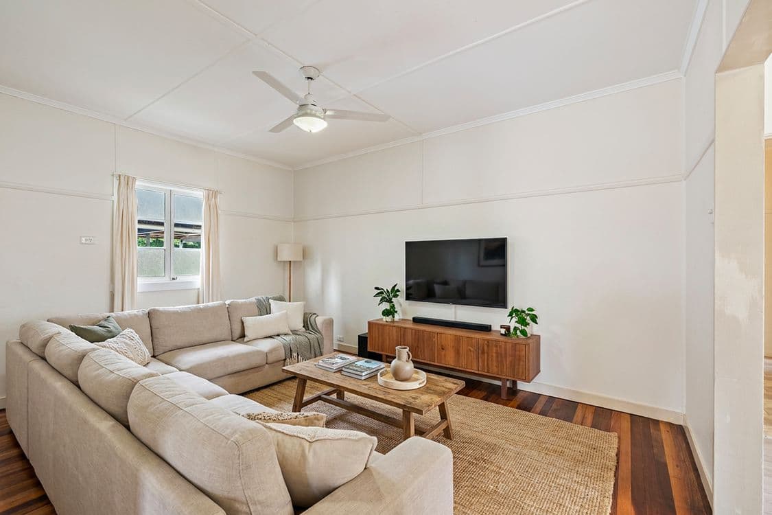 97 Lindwall Street, UPPER MOUNT GRAVATT, QLD 4122, Upper Mount Gravatt - Thumbnail 2