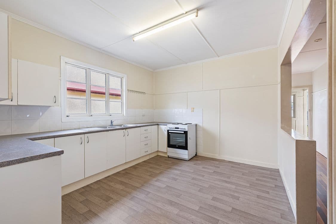 97 Lindwall Street, UPPER MOUNT GRAVATT, QLD 4122, Upper Mount Gravatt - Thumbnail 3