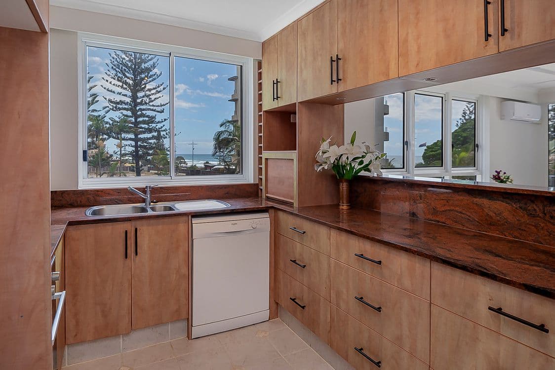 204/9 Laycock Street, Surfers Paradise, QLD 4217, Surfers Paradise - Thumbnail 3