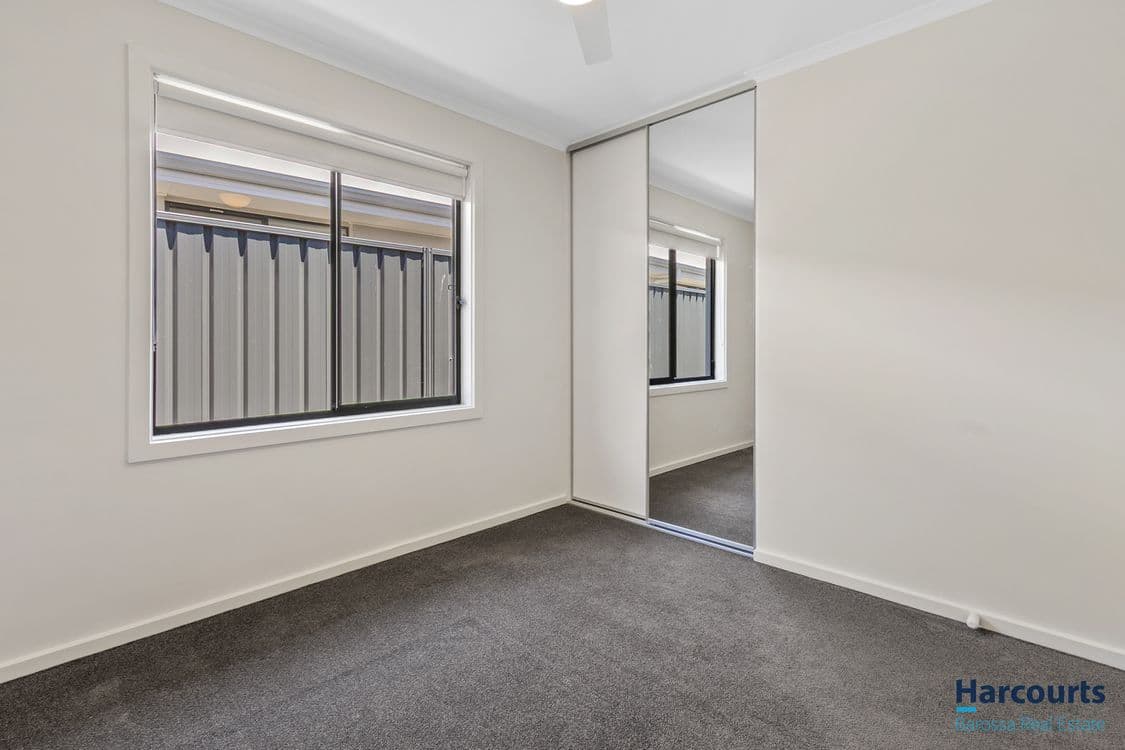 30B Barker Crescent, SMITHFIELD PLAINS, SA 5114, Smithfield Plains - Thumbnail 4