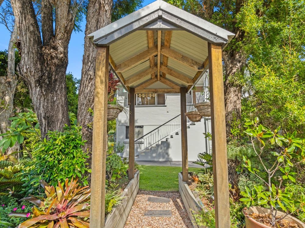 11 Gaywood Street, WYNNUM WEST, QLD 4178, Wynnum West - Thumbnail 2