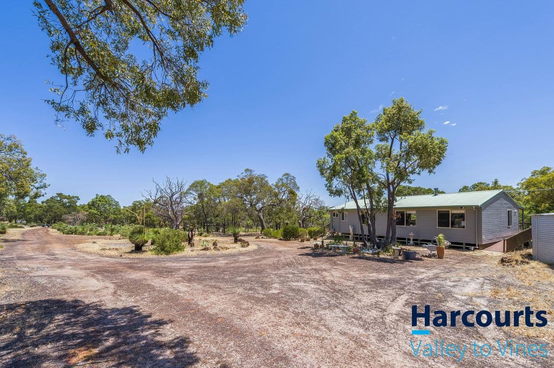 69 Blue Squill Drive, LOWER CHITTERING, WA 6084, Lower Chittering - Thumbnail 3