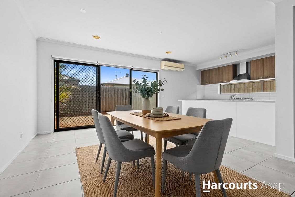 10 Portrait Place, CLYDE NORTH, VIC 3978, Clyde North - Thumbnail 4