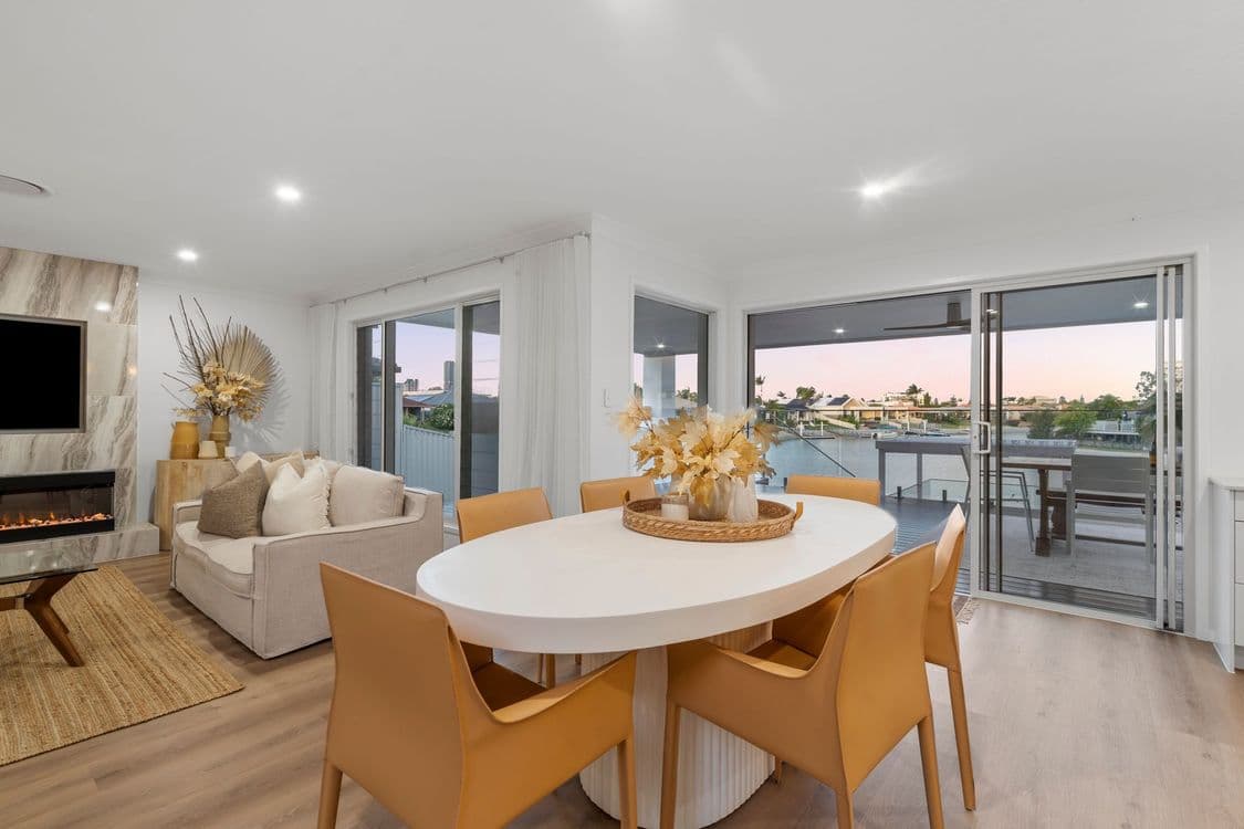 210 Sunshine Boulevard, MERMAID WATERS, QLD 4218, Mermaid Waters - Thumbnail 7