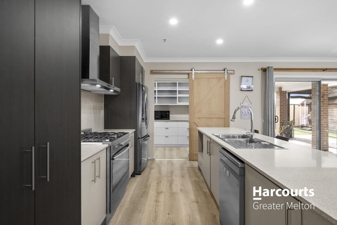 28 Dalray Crescent, KURUNJANG, VIC 3337, Kurunjang - Thumbnail 4