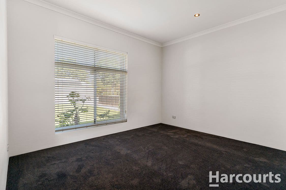 8 Carissa Turn, HALLS HEAD, WA 6210, Halls Head - Thumbnail 5