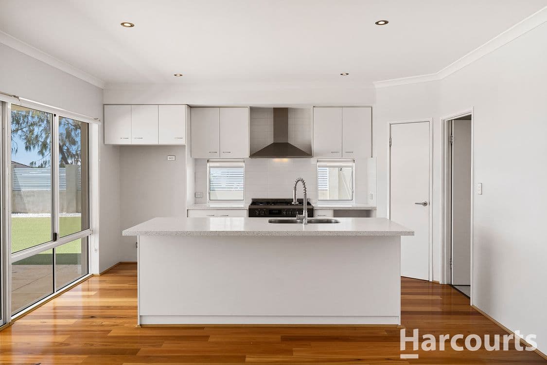 8 Carissa Turn, HALLS HEAD, WA 6210, Halls Head - Thumbnail 7