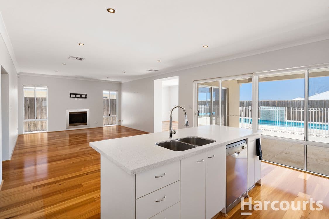8 Carissa Turn, HALLS HEAD, WA 6210, Halls Head - Thumbnail 8
