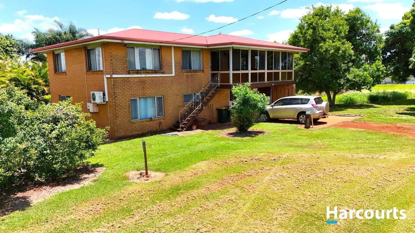121 CHURCHILL ST, CHILDERS, QLD 4660, Childers - Thumbnail 2
