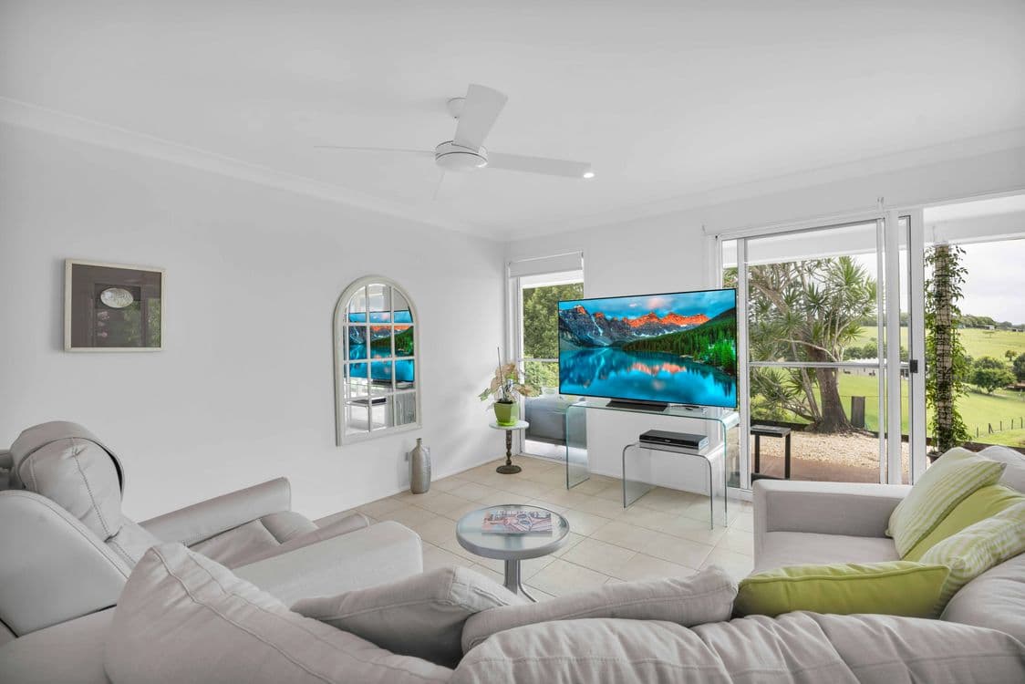 8 Pine Tree Drive, LAKE MACDONALD, QLD 4563, Lake Macdonald - Thumbnail 5