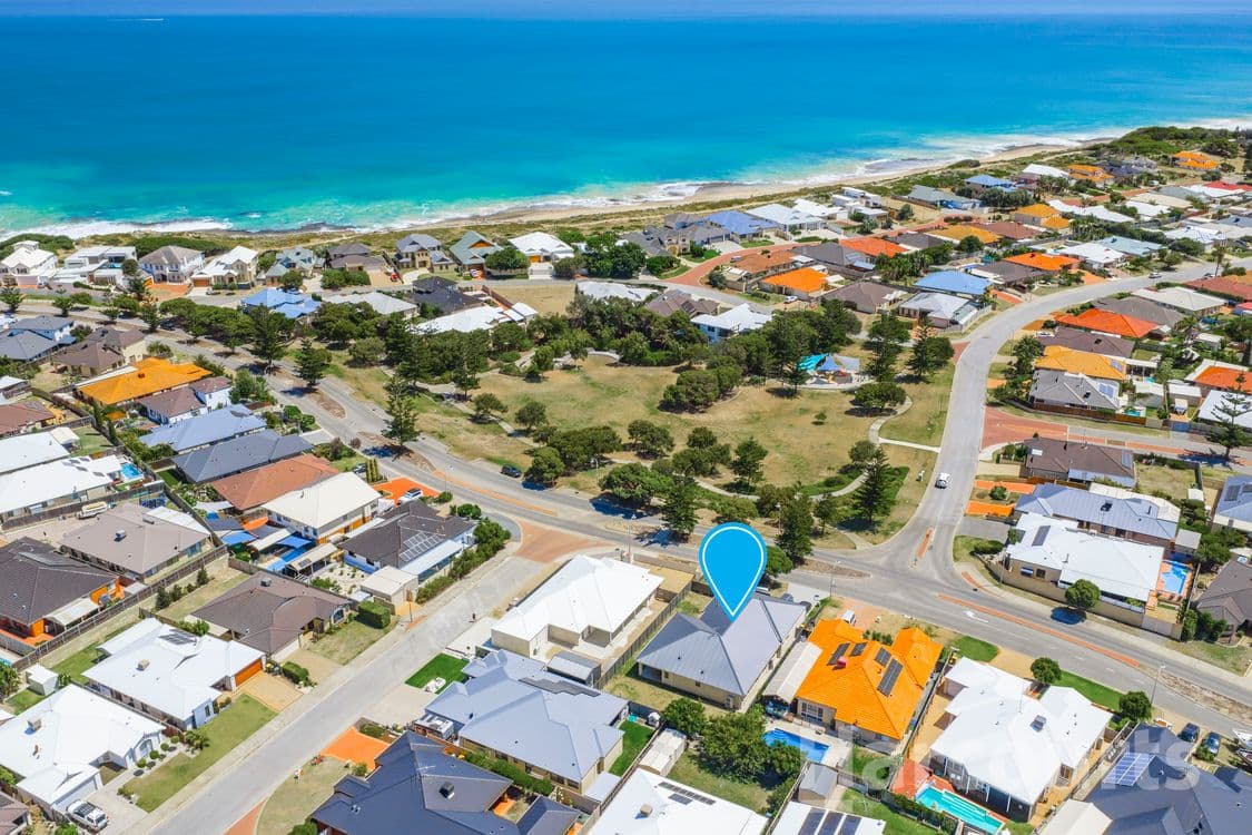 26 Boardwalk Boulevard, HALLS HEAD, WA 6210, Halls Head - Thumbnail 2