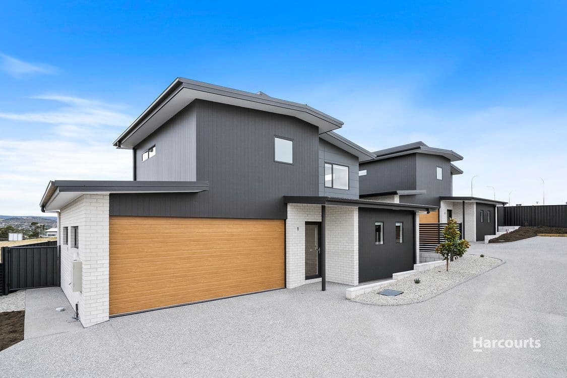 1 & 2/32 Sunningdale Close, MIDWAY POINT, TAS 7171, Midway Point - Thumbnail 2