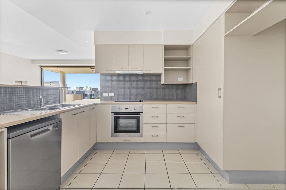9/62 Riverwalk Avenue, Robina, QLD 4226, Robina - Thumbnail 2