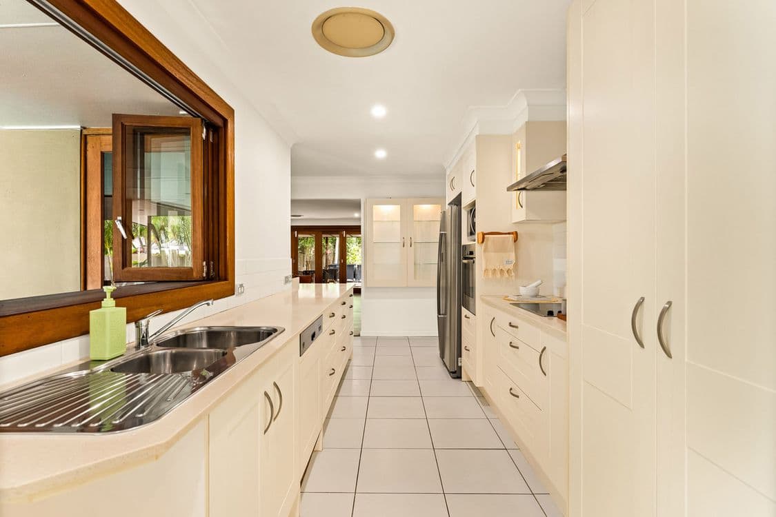 18 Balmoral Avenue, Sorrento, QLD 4217, Bundall - Thumbnail 6