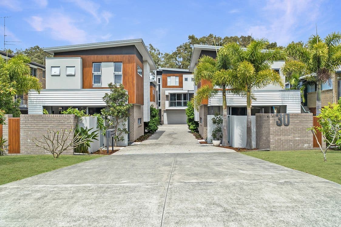 2/30 Coolangatta Road, Coolangatta, QLD 4225, Coolangatta - Thumbnail 3