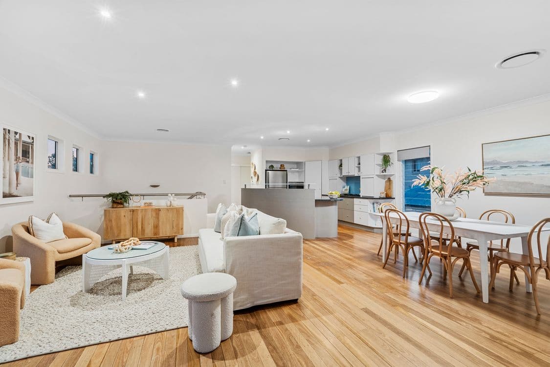 8 Lahey Close, WYNNUM, QLD 4178, Wynnum - Thumbnail 2