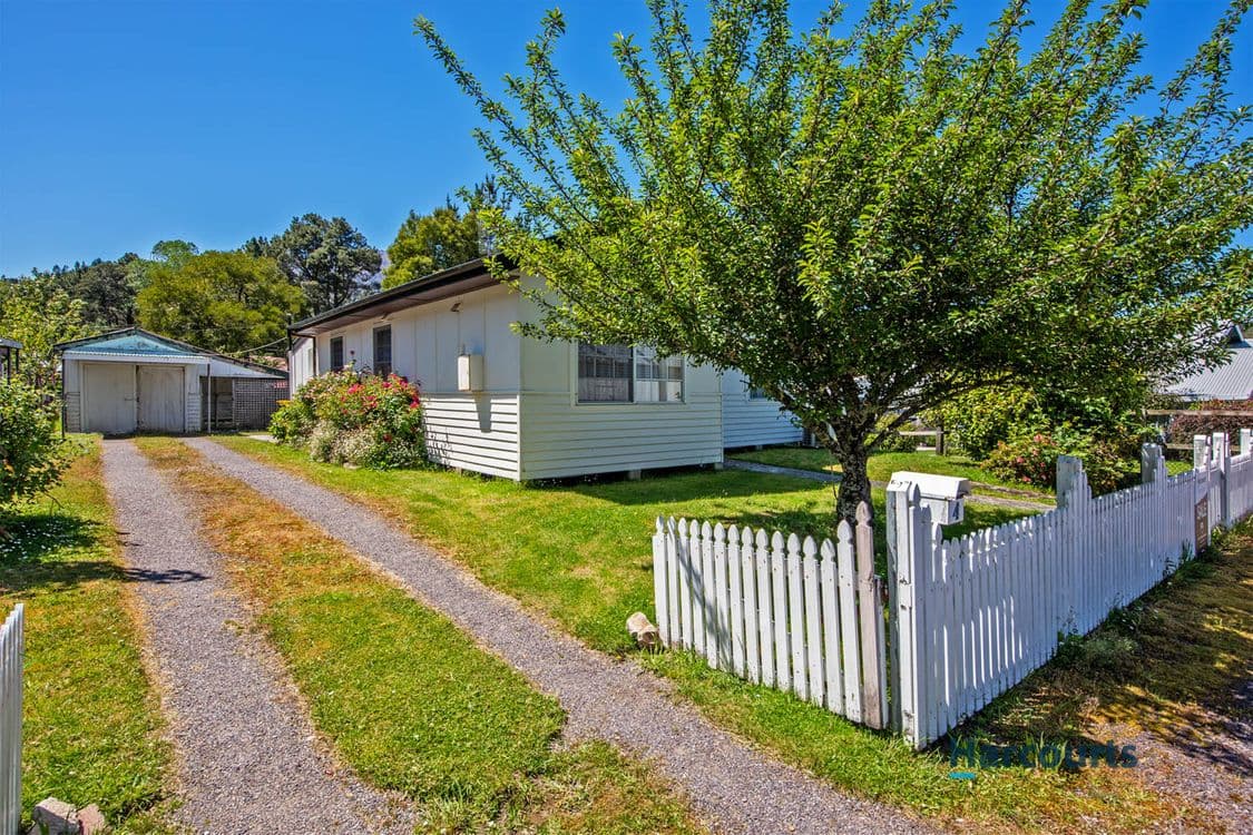 4 Darling Street, QUEENSTOWN, TAS 7467, Queenstown - Thumbnail 3