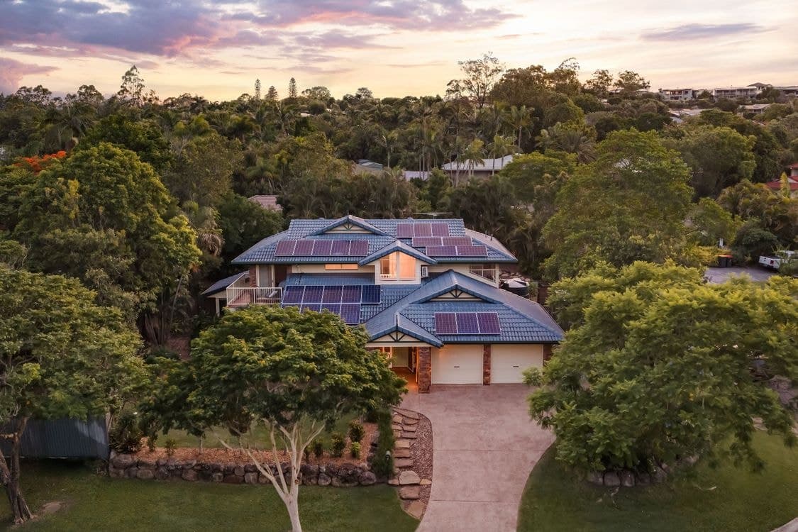 8 Gibson Crescent, BELLBOWRIE, QLD 4070, Bellbowrie - Thumbnail 2