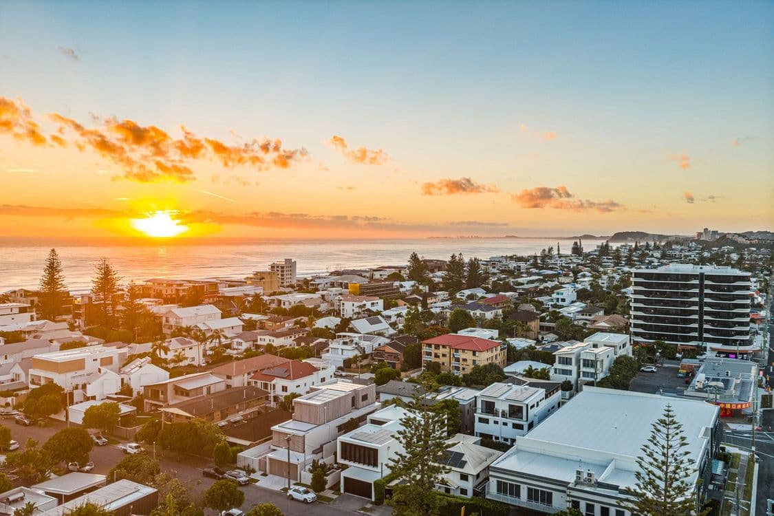 32 Francis Street, Mermaid Beach, QLD 4218, Mermaid Beach - Thumbnail 2