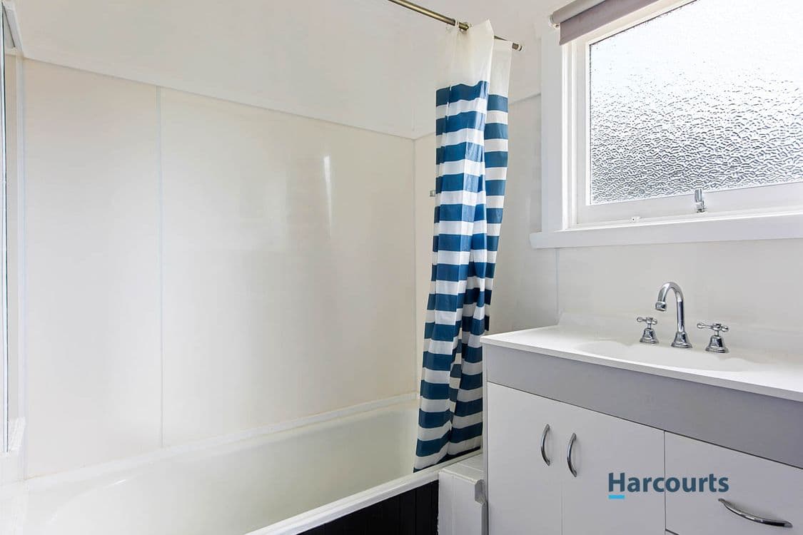 19 Elliott Street, QUEENSTOWN, TAS 7467, Queenstown - Thumbnail 7