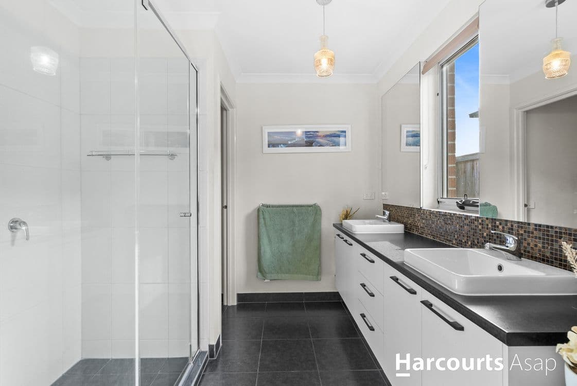 23 Carisbrooke Way, Clyde North, VIC 3978, Clyde North - Thumbnail 5