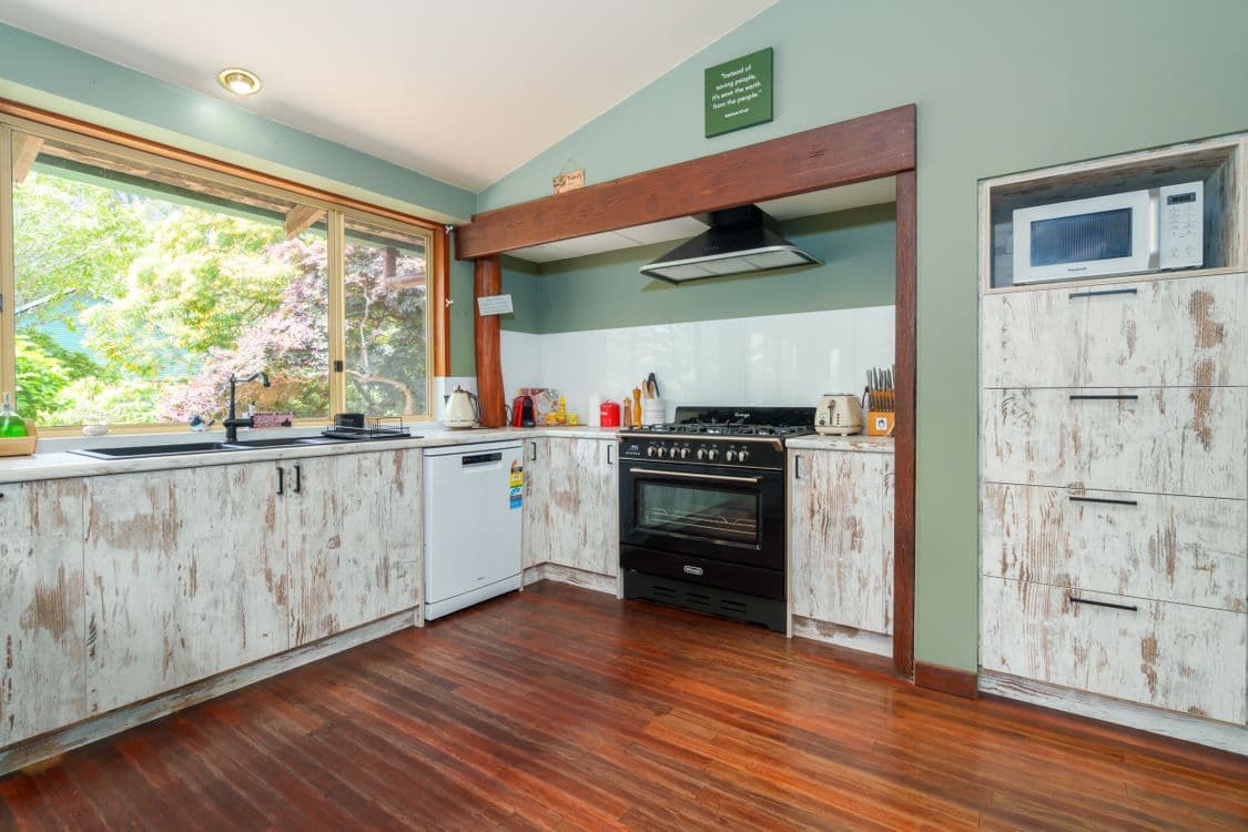 27 Clarrie Jones Place, PEMBERTON, WA 6260, Pemberton - Thumbnail 5