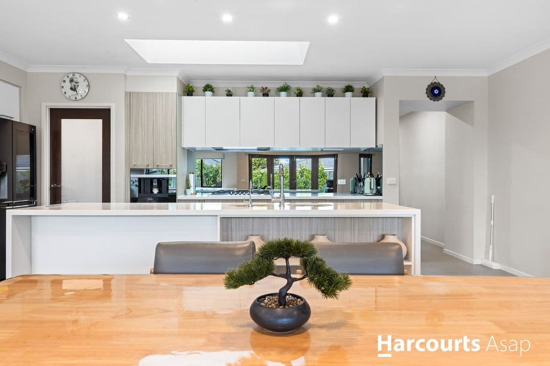 13 Eliburn Drive, Cranbourne East, VIC 3977, Cranbourne East - Thumbnail 5