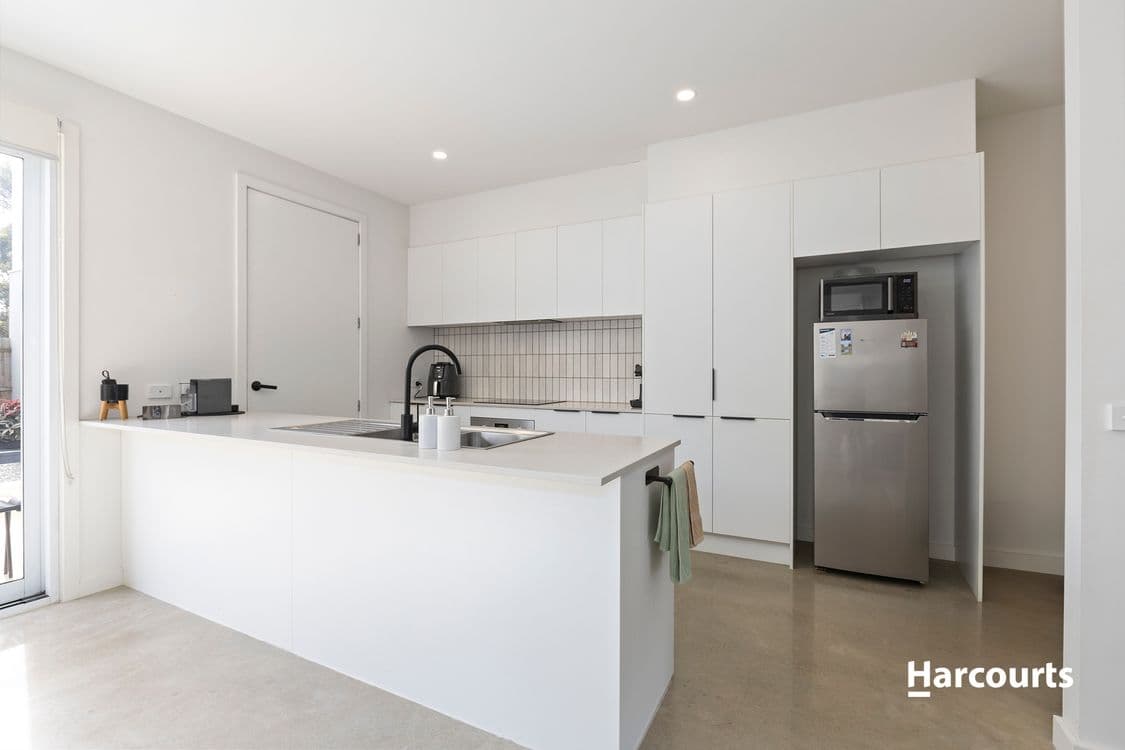 7B Tova Avenue, Bell Post Hill, VIC 3215, Bell Post Hill - Thumbnail 2