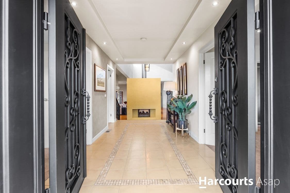5 Sheldon Drive, Berwick, VIC 3806, Berwick - Thumbnail 4