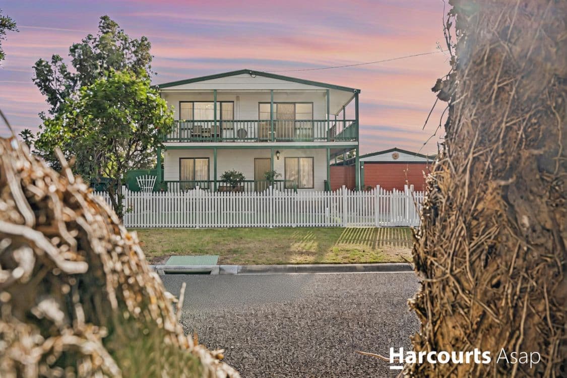 6 Lansell Road, Cowes, VIC 3922, Cowes - Thumbnail 2