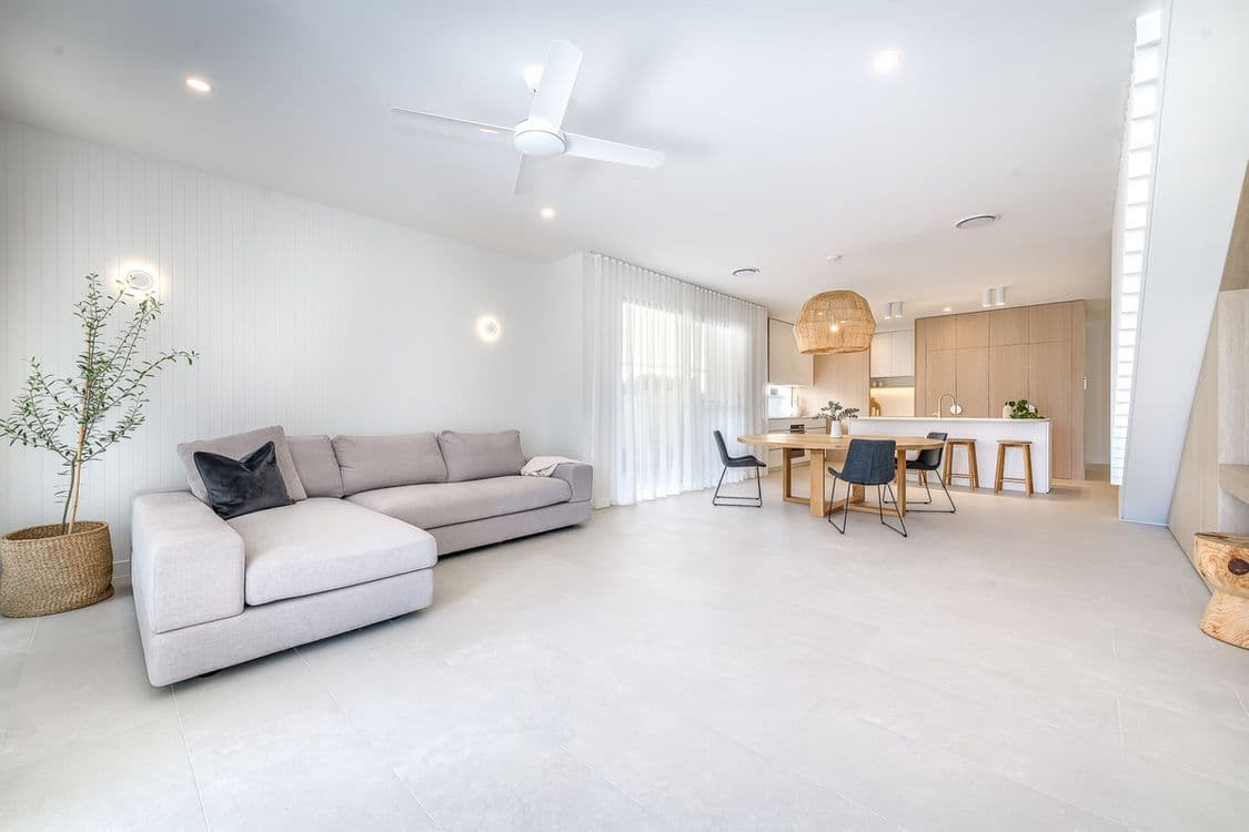 1/53 Errol Avenue, Paradise Point, QLD 4216, Paradise Point - Thumbnail 4