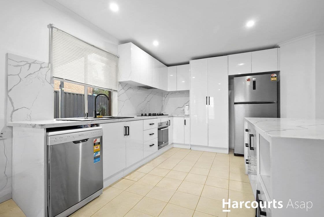 8 Raphael Street, Hallam, VIC 3803, Hallam - Thumbnail 2