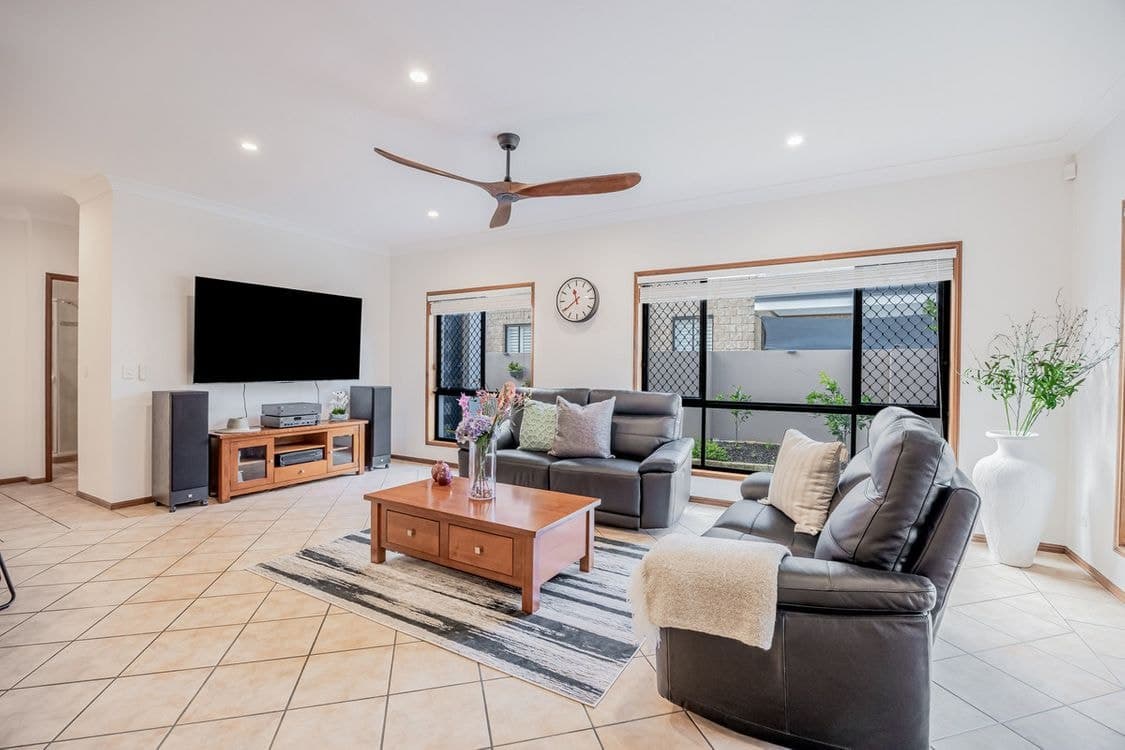 18 Rebholz Drive, Benowa, QLD 4217, Benowa - Thumbnail 7