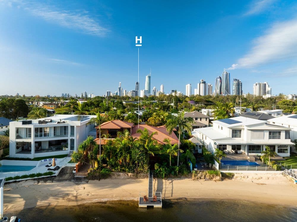 125 Allambi Avenue, Broadbeach Waters, QLD 4218, Broadbeach Waters - Thumbnail 2