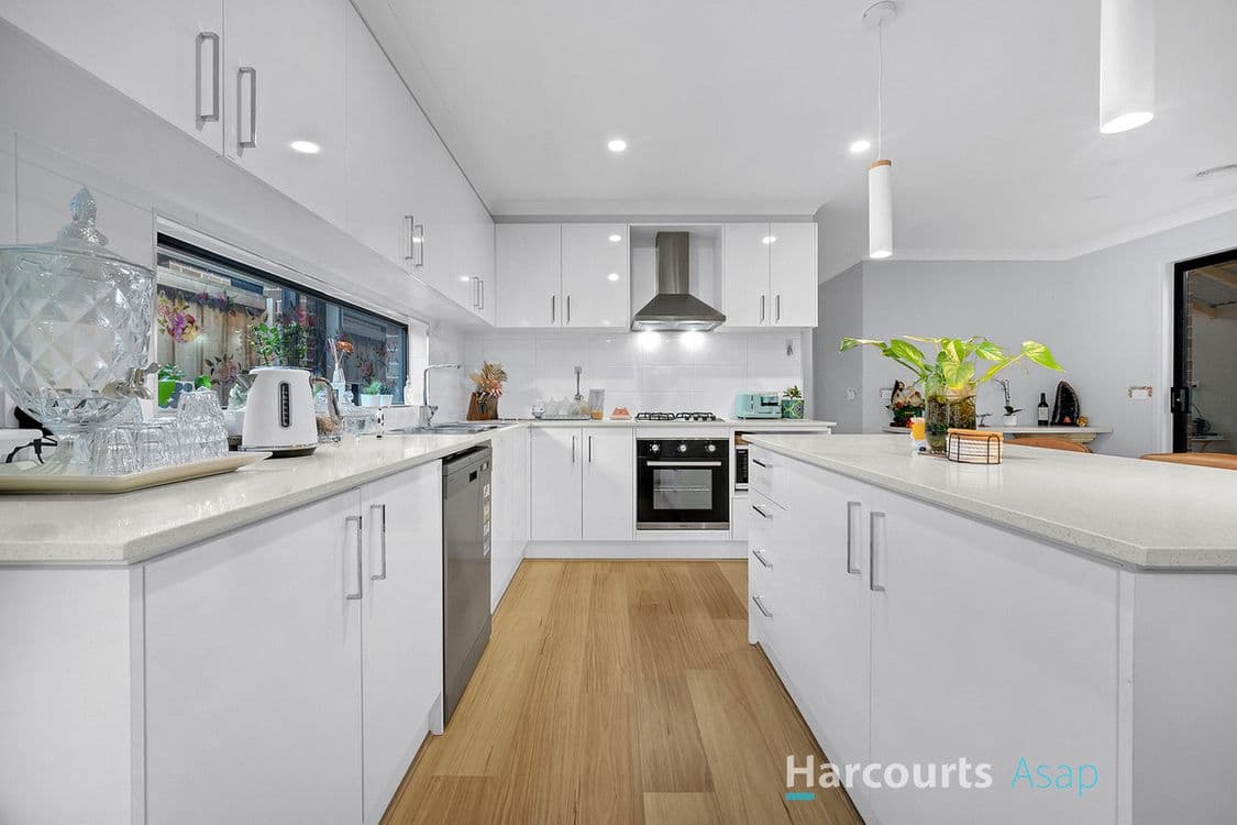 10 Gecko Crescent, Clyde North, VIC 3978, Clyde North - Thumbnail 3