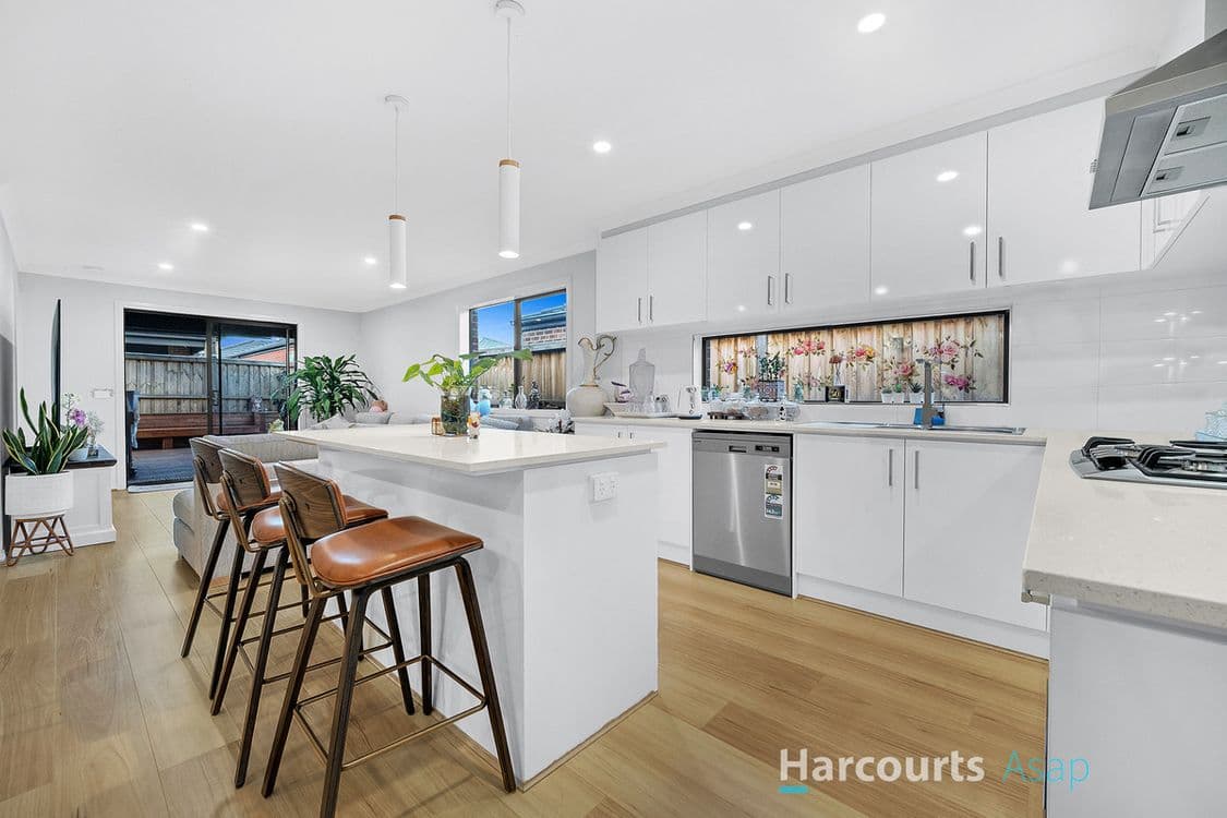 10 Gecko Crescent, Clyde North, VIC 3978, Clyde North - Thumbnail 4
